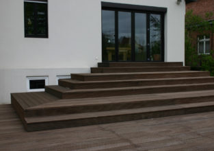 Holzterrasse über mehrere Ebenen 3