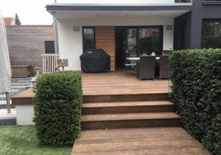 die Einheit des Materials verbindet die Gartenebenen