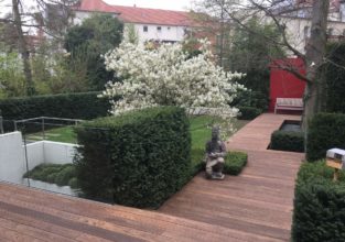 die Gartenachse wird mit allenn Mitteln in Szene gesetzt